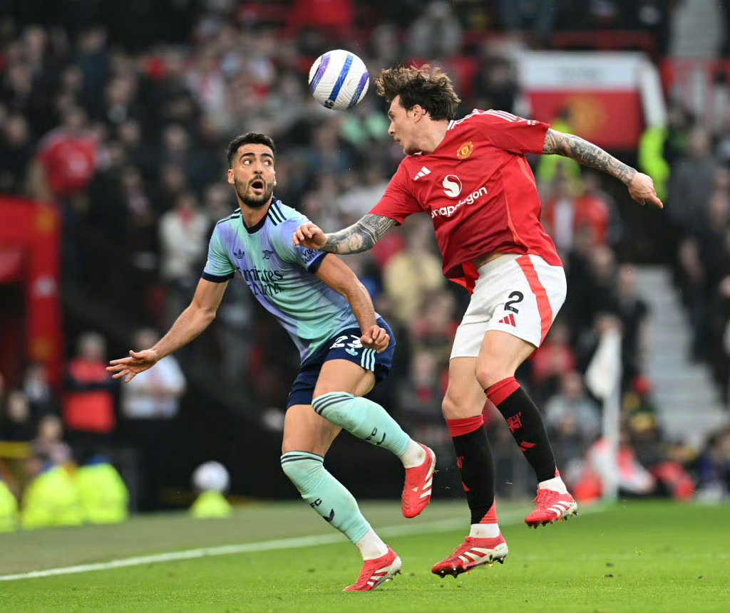 开云电子-曼联巨星伤愈复出即破门，全场球迷沸腾，正在社会直接开发.-开云电子